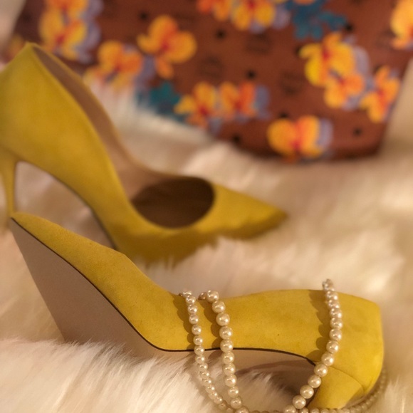 Womenswear, Menswear, Accessories & Home Interiors - Picture 3 of 3